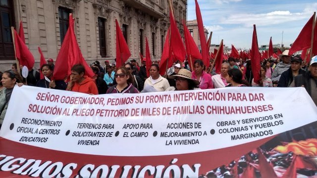 Marcharon antorchistas de Chihuahua para reivindicar los derechos del pueblo