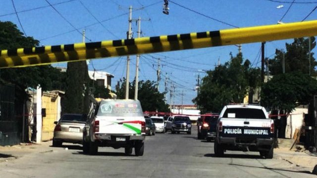 Hallan a un hombre muerto en el Libramiento Aeropuerto, en Juárez