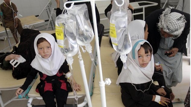 Alarma en Afganistán por envenenamiento masivo de alumnas y profesoras
