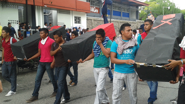 Masacre en Ayotzinapa: Hacia el cierre de las Normales Rurales
