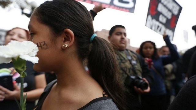 Pomona, California, se une a plegaria por investigación de caso Ayotzinapa