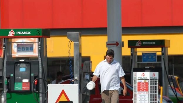 Subió la gasolina, más barata en Costco que en Juárez