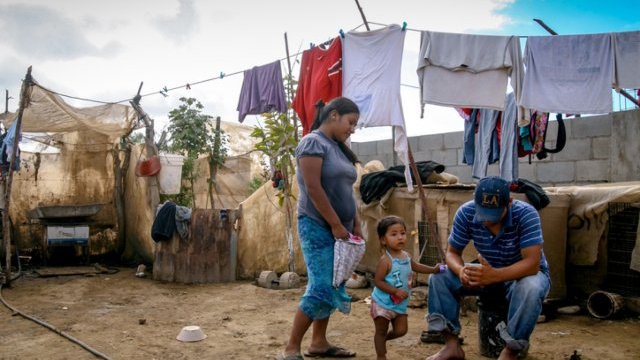 Pobres se hacen más pobres; ingreso de hogares mexicanos se redujo en 41%