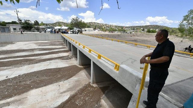Entrega Corral ampliación del puente Tutuaca en Belisario Domínguez