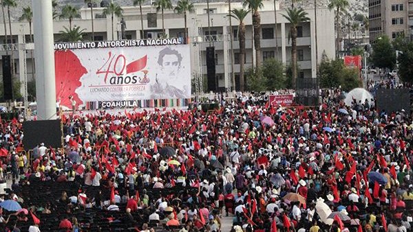 Más de 25 mil coahuilenses celebraron el 40 aniversario del antorchismo