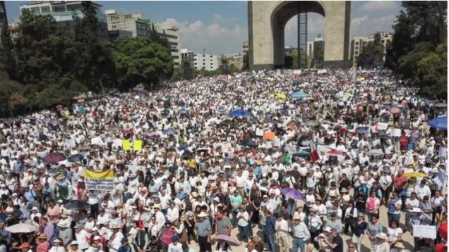 Las duras imágenes que exhiben el descontento social contra López Obrador