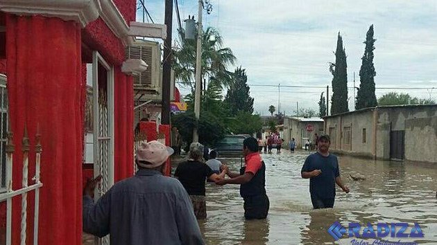 Saucillo: se desborda el Canal Conchos e inunda casas