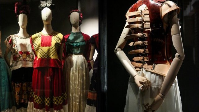 Las apariencias engañan: los vestidos de Frida Kahlo 