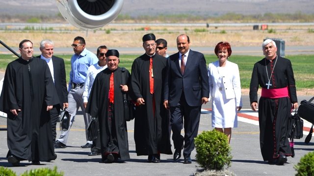 Reciben Duarte y su esposa al patriarca maronita Bechara Rai