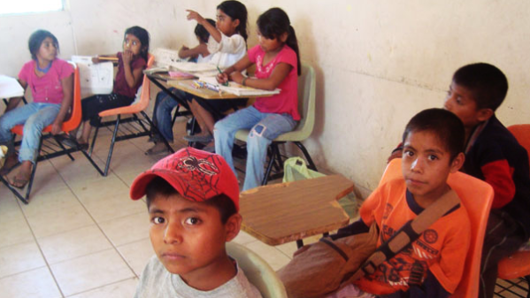 Terminan su ciclo escolar mil 200 niños hijos de migrantes campesinos 