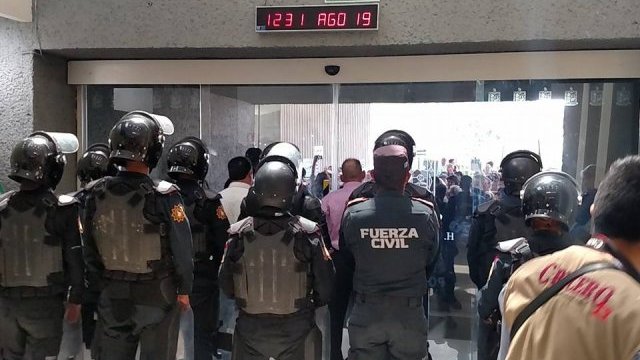 Congreso de Nuevo León suspende sesión extraordinaria