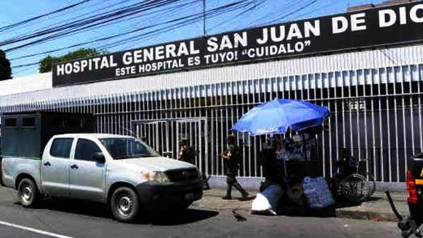 Atentado deja 2 muertos y 25 heridos en hospital de Guatemala
