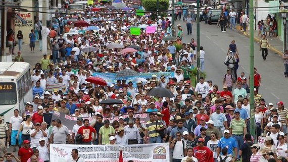 Legisladores solicitan ‘desaparecer’ la Normal de Ayotzinapa