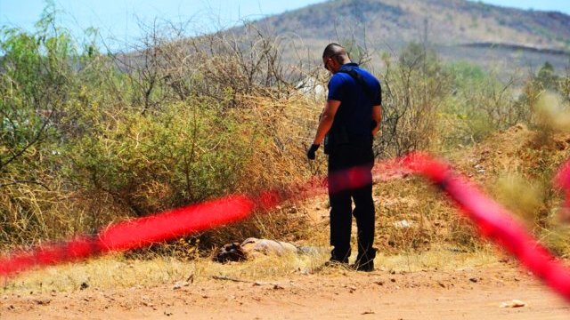 Encuentran a mujer asesinada en el camino al Ejido Carrizalillo
