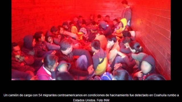 Rescatan a 54 migrantes hacinados en un contenedor