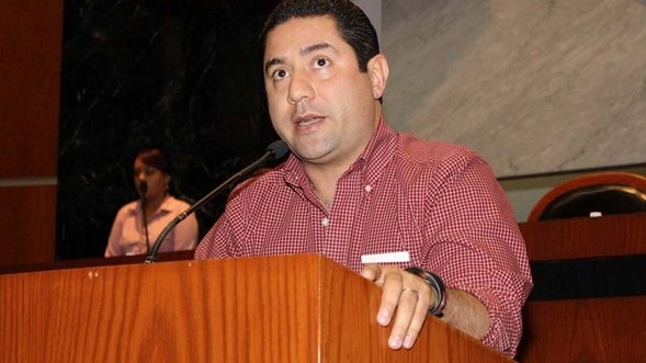 Revocan cargo a Alcalde de Iguala para procesarlo por masacre