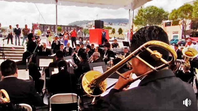 Para conmemorar el Día de Muertos, Banda Sinfónica de Chimalhuacán en Toluca