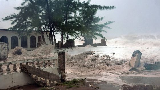 El huracán Sandy arrasa la zona del Caribe