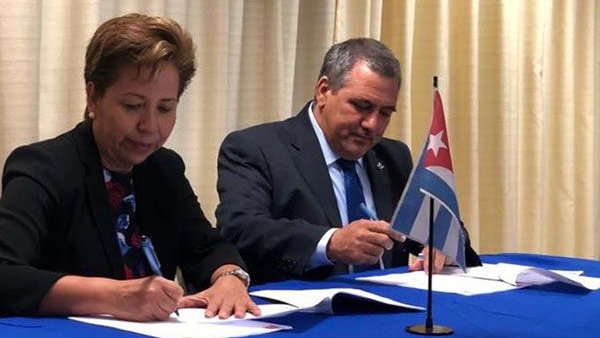 Firma Maricela Serrano acuerdo con Cuba para mejorar educación
