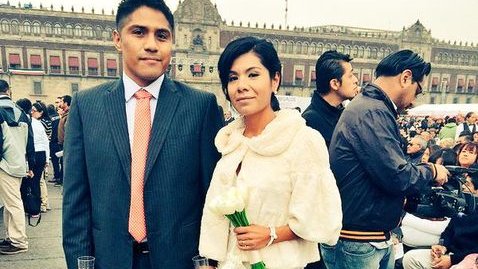 Más de mil parejas se casan en el Zócalo