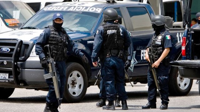 Detienen a 14 policías federales por robo en Jalisco