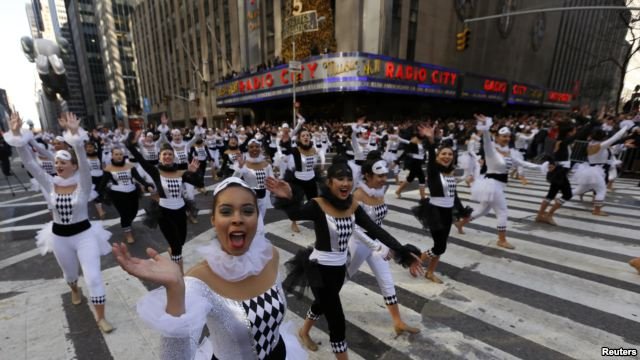 Desfile en Nueva York: bálsamo para damnificados