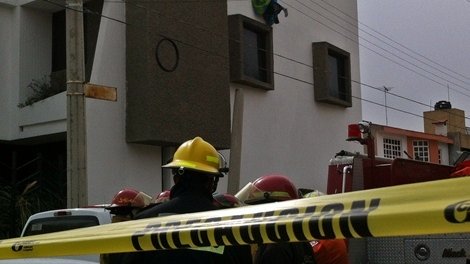 Muere paracaidista al caer sobre casa en Pachuca
