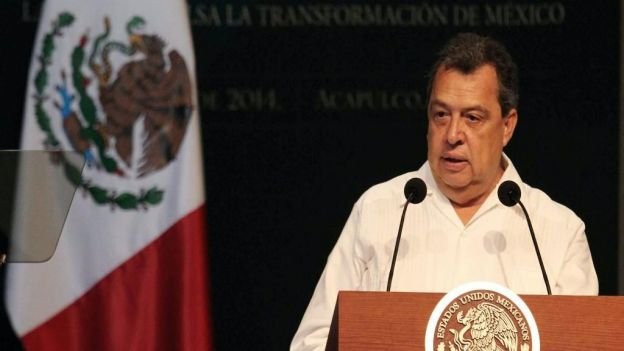 Se divide el PRD: unos lo apoyan y otros exigen salida de Ángel Aguirre