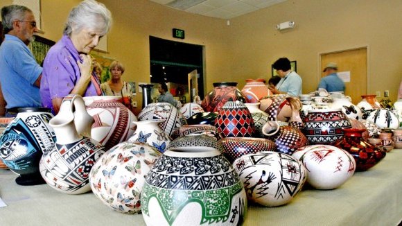 Inicia exposición de cerámica de Paquimé
