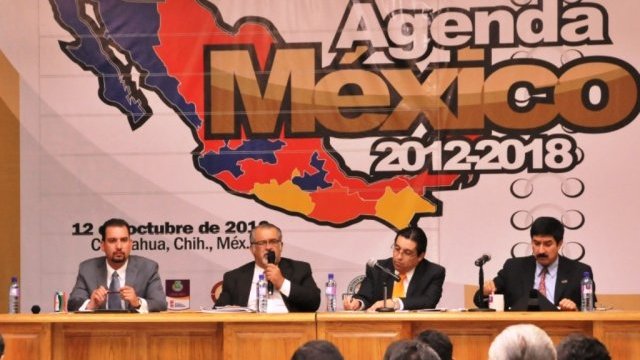 Participa Juan Ramón Flores en mesa de agenda México