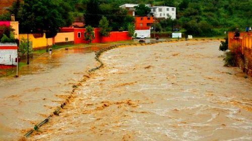 Parral inundada y en riesgo por lluvias