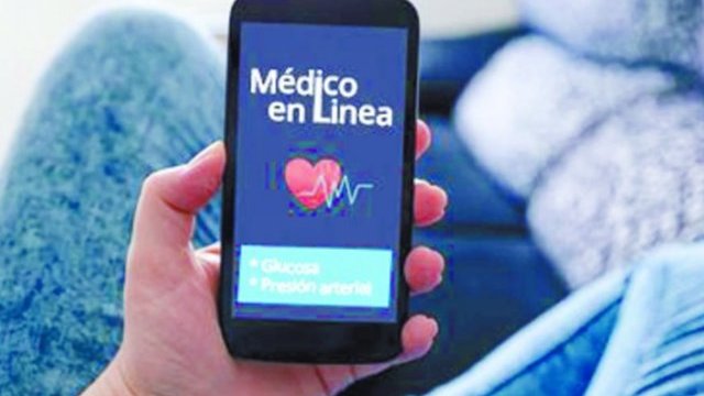 Monitorean doctores del IMSS a pacientes mediante app