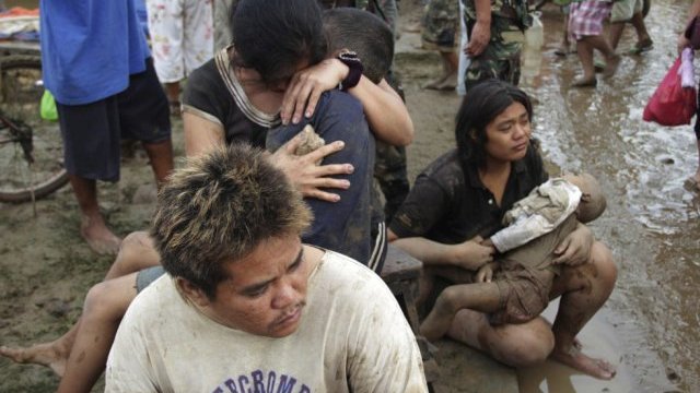 Filipinas busca a más de 800 desaparecidos por las inundaciones