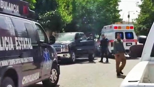 Balacearon a a un hombre en su vehículo en Juárez; lo dejaron grave
