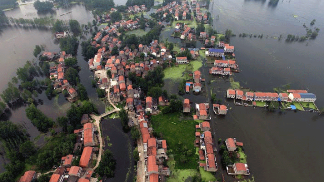 Más de 100 muertos y cientos de miles de evacuados en China por fuertes inundaciones