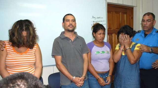 Rescatan a 26 ilegales secuestrados por traficantes