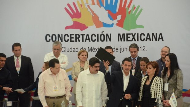 Formalizan ex perredistas y ex panistas apoyo a Peña Nieto