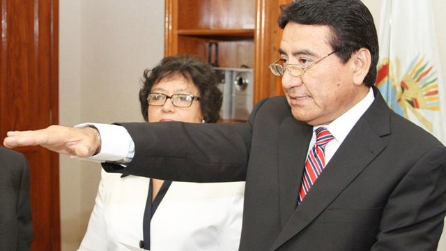 Congreso de Guerrero recibe licencia de Ángel Aguirre