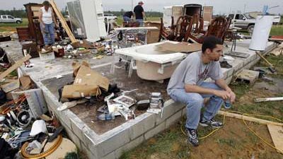 Tornados arrasan pueblos en el sur de EEUU; al menos 17 muertos