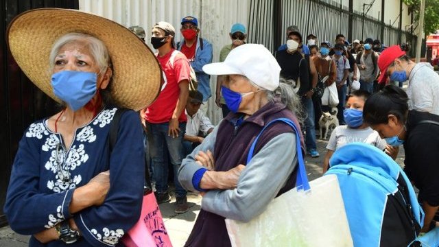 Coneval calcula hasta 9.8 millones de nuevos pobres en México