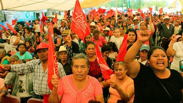 17 mil antorchistas festejaron aniversario en Acatlán 