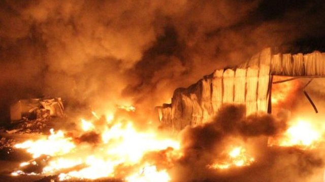 Se incendia una maquiladora en el surponiente de Juárez