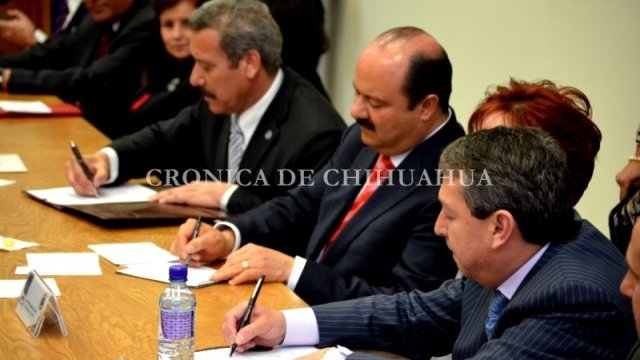 Firman convenio de colaboración UACH y la OEA 