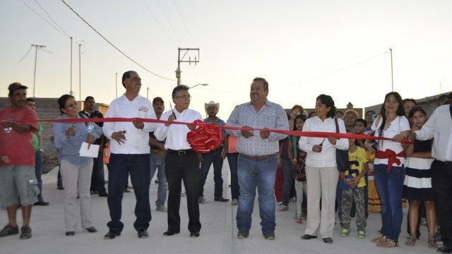 Inauguran, municipio y Antorcha, pavimentación de calle en Jimenez