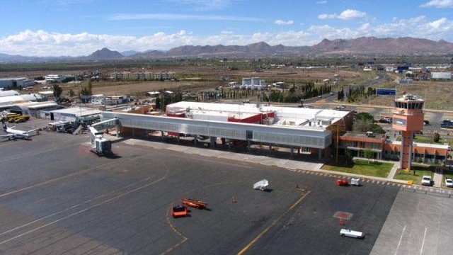 Desperfecto de aeronave retrasa vuelos en Chihuahua