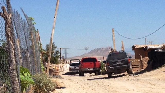 Hallan a un hombre muerto en casita de adobe en Juárez