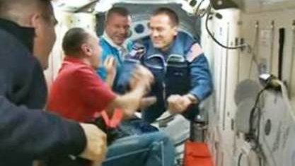 Nave rusa se acopla a la Estación Espacial