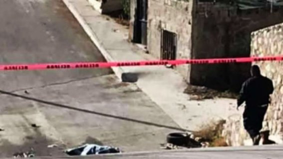Asesinan a una mujer en Juárez, con el tiro de gracia de la mafia
