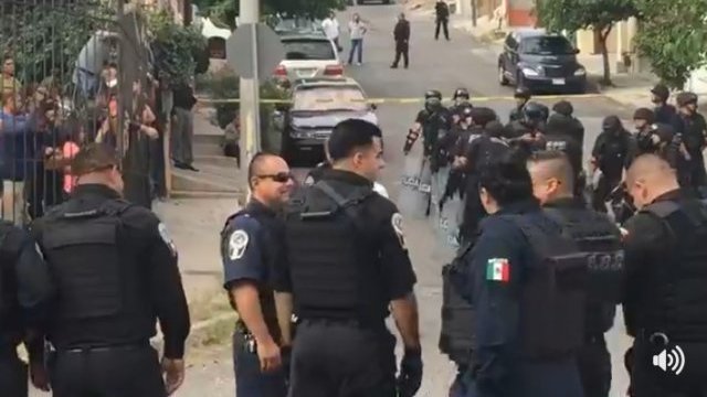 Bloqueo policial por desalojo de una vivienda en El Campanario