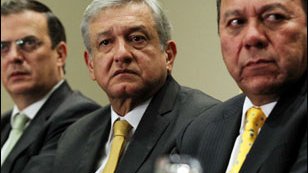Se contenta López Obrador con los Chuchos